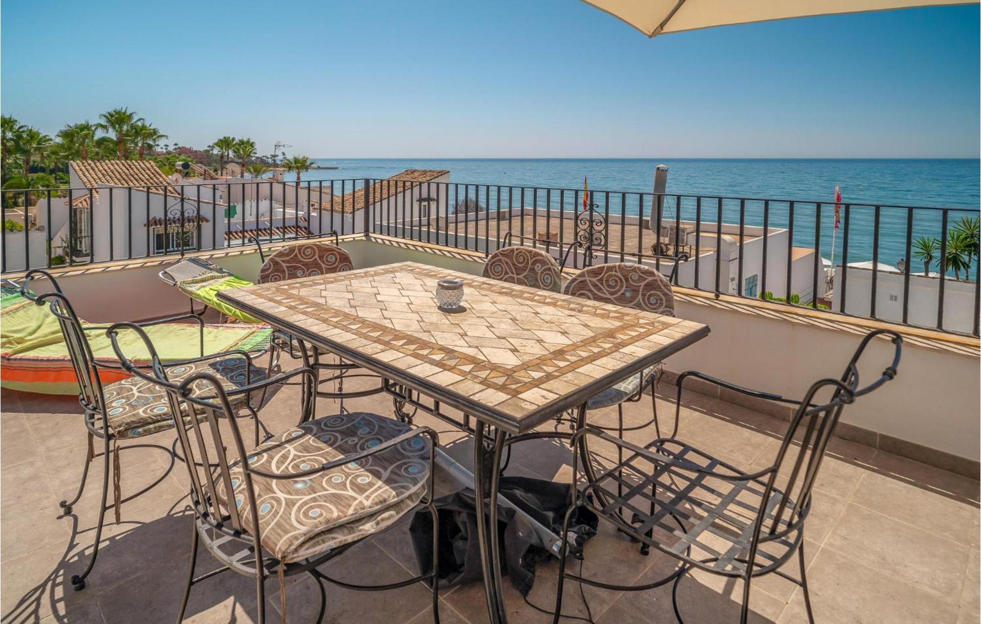 Lovely In With Kitchen * Estepona
